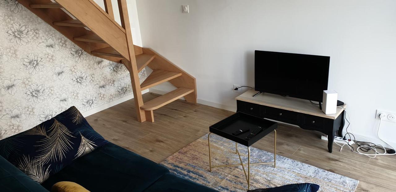 L'Aurore Doree, Duplex Renove - Parking Prive - Wifi Gratuit Apartment Saint-Quentin  Exterior photo